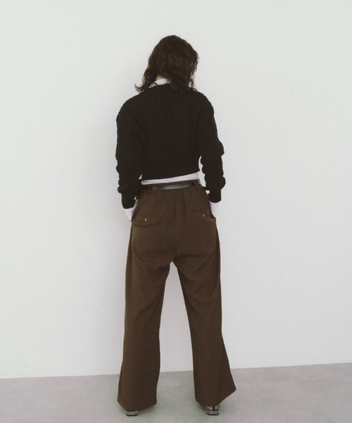 HANNE（アン）の「Vネックショートケーブルニット（ニット/セーター・レディース・ブラック/アイボリー・FREE）」の6枚目の写真