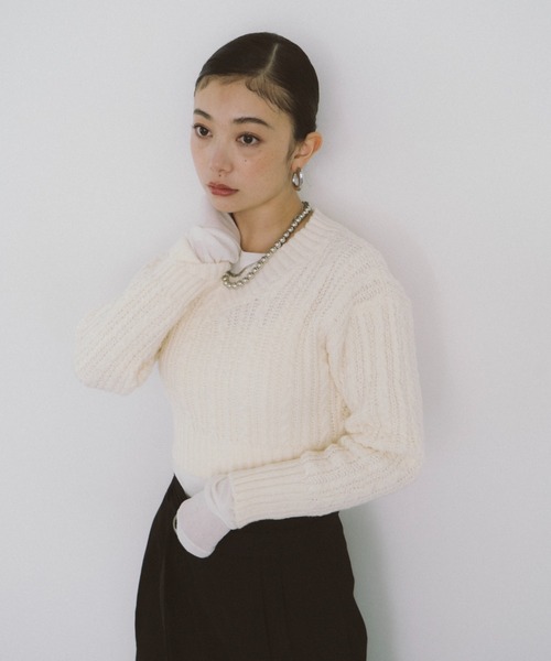 HANNE（アン）の「Vネックショートケーブルニット（ニット/セーター・レディース・ブラック/アイボリー・FREE）」の9枚目の写真