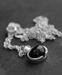 vv（ヴィヴィ）の「vv.jewelry /オーバルオニキスネックレス silver925（ネックレス・メンズ）」