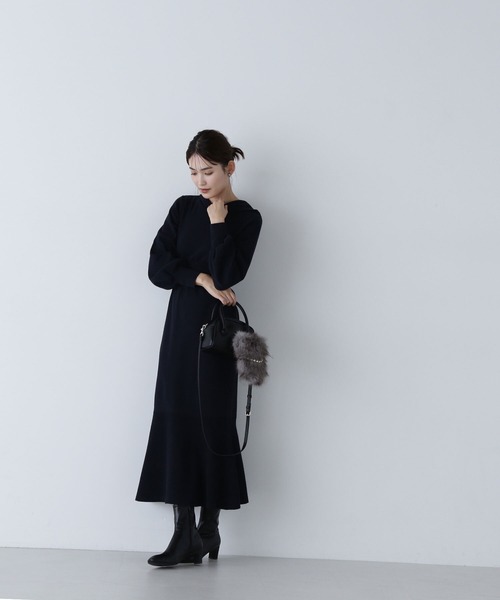 NATURAL BEAUTY BASIC(ナチュラルビューティーベーシック)の「◇フーディーニットワンピース(ワンピース・レディース・ネイビー/オフホワイト/チャコールグレー・MEDIUM)」の4枚目の写真