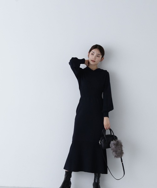 NATURAL BEAUTY BASIC(ナチュラルビューティーベーシック)の「◇フーディーニットワンピース(ワンピース・レディース・ネイビー/オフホワイト/チャコールグレー・MEDIUM)」の5枚目の写真