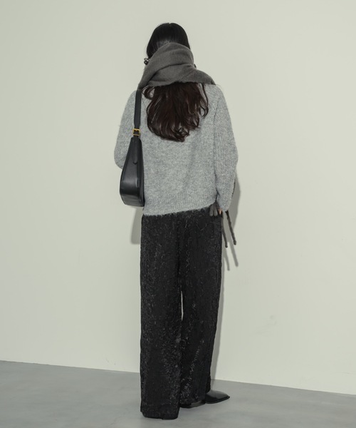 NEUNA(ヌナ)の「【ベストセラーのクロスタックパンツから、光沢感あるサテンver.が登場!】ワッシャーサテンクロスタックパンツ(スラックス・レディース・グレイッシュベージュ/ブラック・SMALL/MEDIUM)」の21枚目の写真