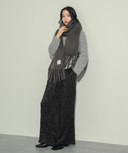 NEUNA(ヌナ)の「【ベストセラーのクロスタックパンツから、光沢感あるサテンver.が登場!】ワッシャーサテンクロスタックパンツ(スラックス・レディース・グレイッシュベージュ/ブラック・SMALL/MEDIUM)」の19枚目の写真