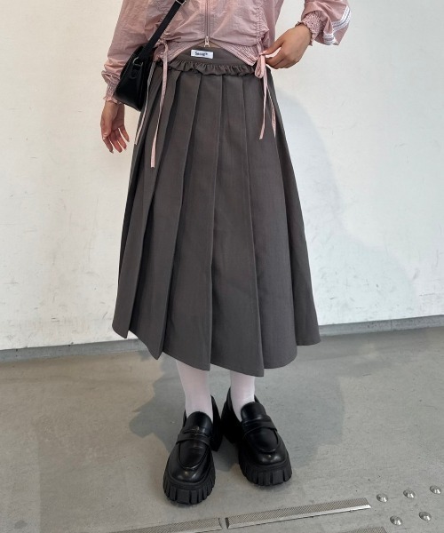 nemne store(ネンネストア)の「【Sepup】ウェストフリルプリーツミディスカート(スカート・レディース・ブラック/グレー・SMALL/MEDIUM)」の7枚目の写真