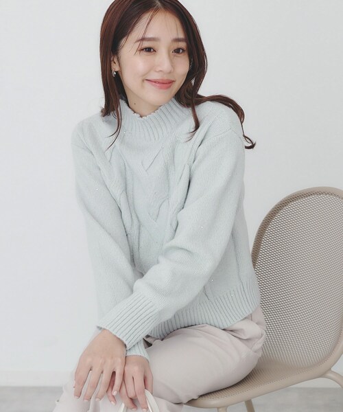 index（インデックス）の「◆《美人百花掲載》スパンコールケーブルニット【洗濯機洗い可】（ニット/セーター・レディース・アイボリー系5/ライトグレー系5/チャコール/ピンク系1・00）」の3枚目の写真