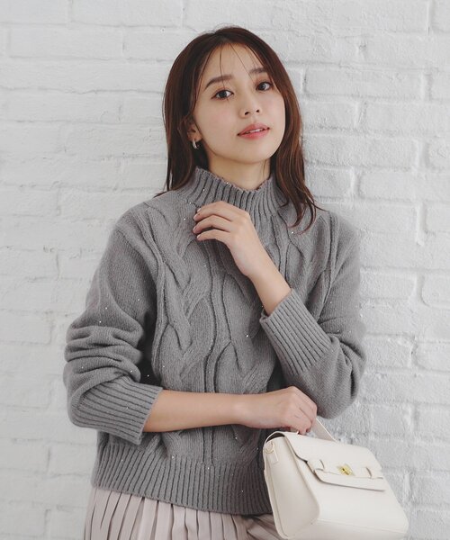 index（インデックス）の「◆《美人百花掲載》スパンコールケーブルニット【洗濯機洗い可】（ニット/セーター・レディース・アイボリー系5/ライトグレー系5/チャコール/ピンク系1・00）」の9枚目の写真