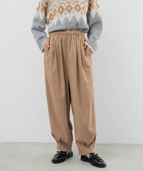 refinedworks（リファインドワークス）の「【refinedworks】リファインドワークスで人気のエッグパンツをリニューアル！（その他パンツ・レディース・ベージュ/チャコールグレー/カーキ・FREE）」の2枚目の写真