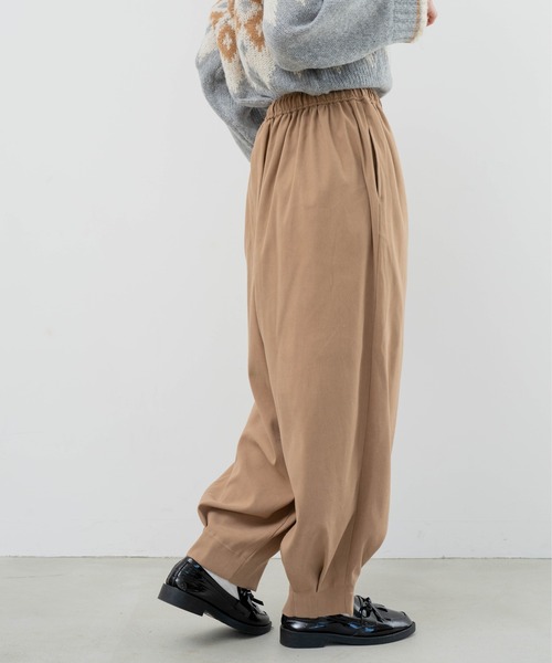 refinedworks（リファインドワークス）の「【refinedworks】リファインドワークスで人気のエッグパンツをリニューアル！（その他パンツ・レディース・ベージュ/チャコールグレー/カーキ・FREE）」の14枚目の写真