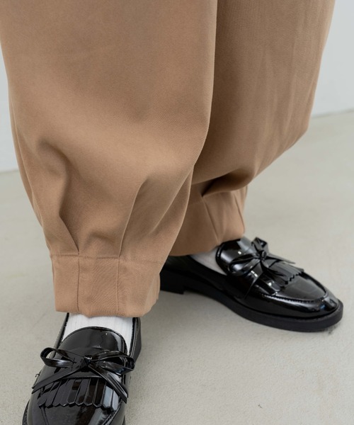 refinedworks（リファインドワークス）の「【refinedworks】リファインドワークスで人気のエッグパンツをリニューアル！（その他パンツ・レディース・ベージュ/チャコールグレー/カーキ・FREE）」の22枚目の写真
