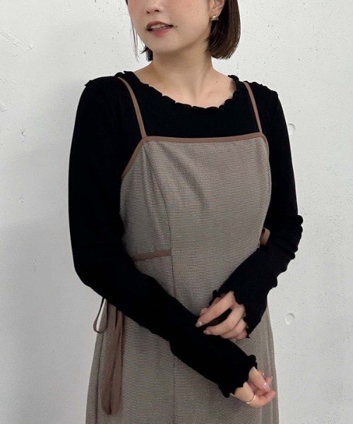 archives(アルシーヴ)の「アウトメロークルーネックカットプルオーバー(Tシャツ/カットソー・レディース・ブラック/オフホワイト/ワインレッド/ダークブルー・MEDIUM)」の2枚目の写真