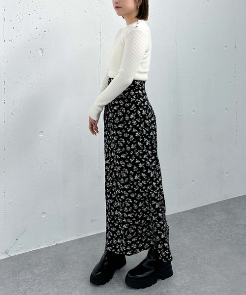 archives（アルシーヴ）の「単色花柄ギャザーナロースカート（スカート・レディース・オフホワイト/ブラック・MEDIUM）」の13枚目の写真