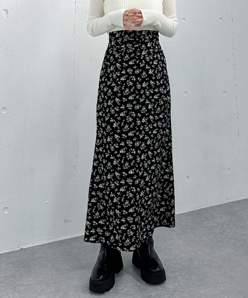 archives（アルシーヴ）の「単色花柄ギャザーナロースカート（スカート・レディース・オフホワイト/ブラック・MEDIUM）」の7枚目の写真