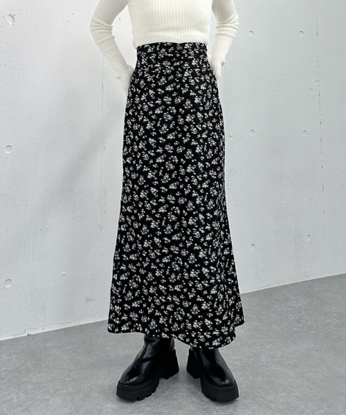 archives（アルシーヴ）の「単色花柄ギャザーナロースカート（スカート・レディース・オフホワイト/ブラック・MEDIUM）」の8枚目の写真