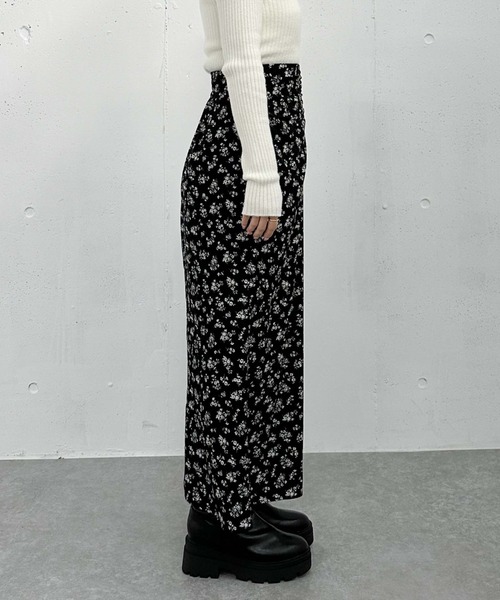 archives（アルシーヴ）の「単色花柄ギャザーナロースカート（スカート・レディース・オフホワイト/ブラック・MEDIUM）」の16枚目の写真