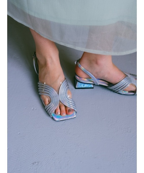 sahara(サハラ)の「Curve Line Metallic Sandals(サンダル・レディース・シルバー/ベージュ/ブラック・L/M/S)」の5枚目の写真
