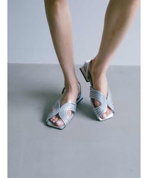 sahara(サハラ)の「Curve Line Metallic Sandals(サンダル・レディース・シルバー/ベージュ/ブラック・L/M/S)」の6枚目の写真