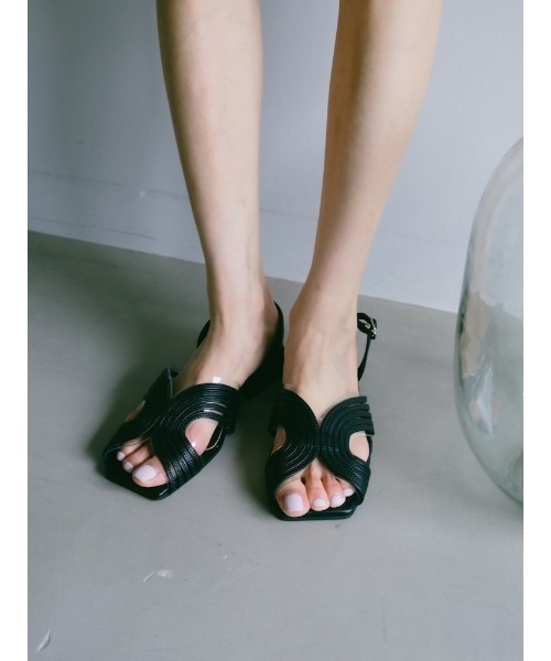 sahara(サハラ)の「Curve Line Metallic Sandals(サンダル・レディース・シルバー/ベージュ/ブラック・L/M/S)」の13枚目の写真