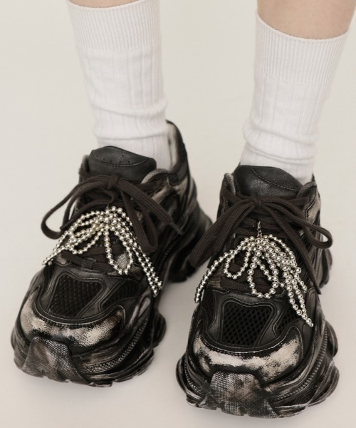 SLY(スライ)の「RIBBON SNEAKER CHARM リボン スニーカー チャーム(シューズアクセサリー・レディース・アイボリー/シルバー・FREE)」の13枚目の写真