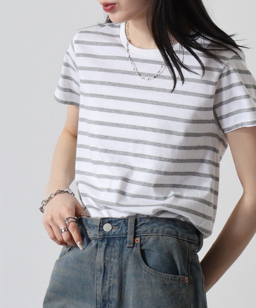 TRUSS(トラス)の「TRUSS ナローボーダーTシャツ(Tシャツ/カットソー・メンズ・ホワイト×ネイビー/ホワイト×ブラック/ホワイト×グレー・XL/L/XS/S/M)」の2枚目の写真