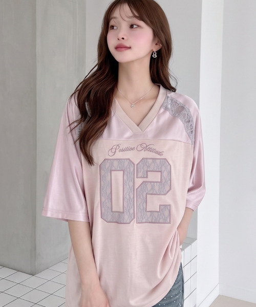 Ada.（エイダ）の「異素材ドッキング レース ナンバリング サテン ゲームシャツ（Tシャツ/カットソー・レディース・ブラック/ネイビー/オフホワイト/レッド/グレー/ピンク・M/S）」の5枚目の写真