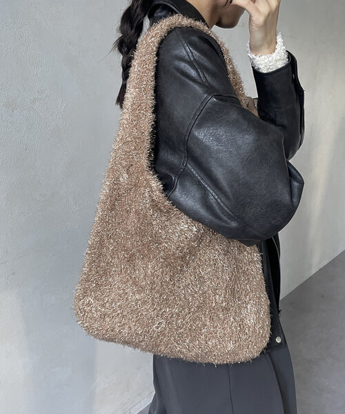 Thevon（ゼボン）の「メタリックフェザーバッグ（トートバッグ・レディース・ベージュ/ネイビー・FREE）」の3枚目の写真