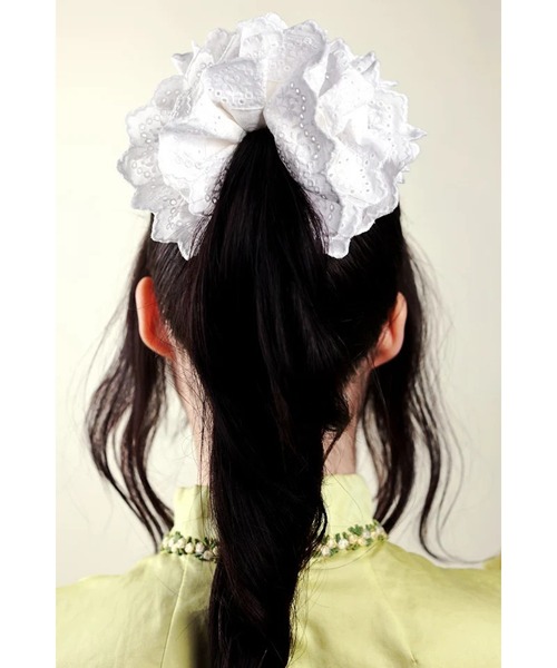 GOOD SQUISH グッドスクイッシュ BLUMBERG BLUMBERG WHITE（シュシュ）｜GOOD SQUISH（グッドスクイッシュ