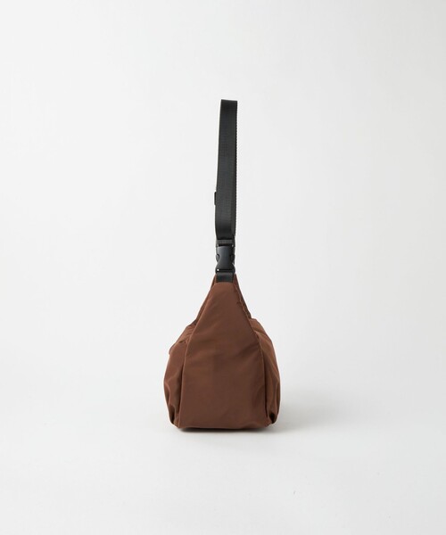 green label relaxing(グリーンレーベルリラクシング)の「2WAY BOXショルダーバッグ -はっ水-(ショルダーバッグ・レディース・ブラウン/ブラック/オフホワイト・FREE)」の7枚目の写真