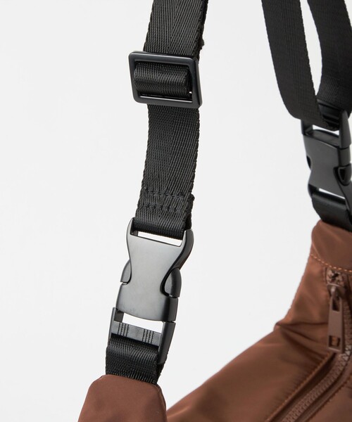 green label relaxing(グリーンレーベルリラクシング)の「2WAY BOXショルダーバッグ -はっ水-(ショルダーバッグ・レディース・ブラウン/ブラック/オフホワイト・FREE)」の16枚目の写真