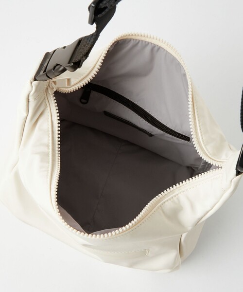 green label relaxing(グリーンレーベルリラクシング)の「2WAY BOXショルダーバッグ -はっ水-(ショルダーバッグ・レディース・ブラウン/ブラック/オフホワイト・FREE)」の19枚目の写真