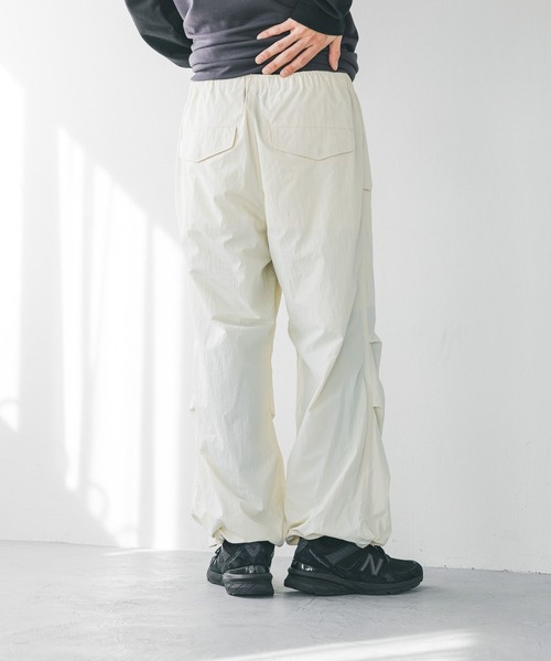 LOWRYS FARM（ローリーズファーム）の「ナイロンパラシュートパンツ　288786（その他パンツ・メンズ・アイボリー/ブラック・MEDIUM/LARGE）」の21枚目の写真