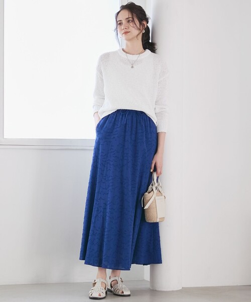 23区 L(ニジュウサンクオオキイサイズ)の「【SLOW/一部店舗限定】リボンヤーン クルーネック ニット(ニット/セーター・レディース・ライトグレー系/ホワイト系/ブルー系・44/46)」の5枚目の写真