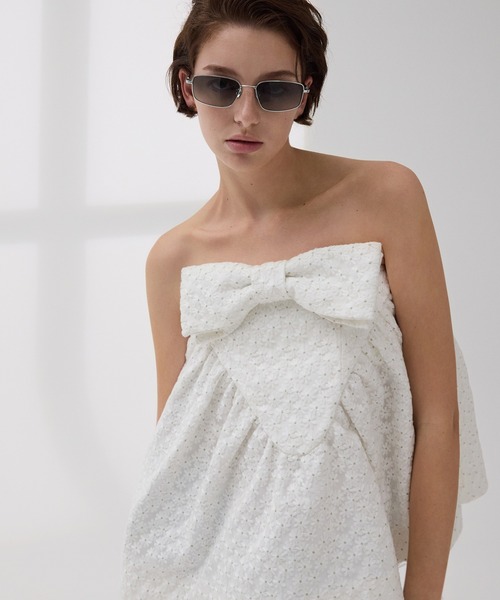 CHARLES & KEITH（チャールズ & キース）の「Inara イナラ メタリックリムサングラス（サングラス・レディース・シルバー/ブラック・FREE）」の2枚目の写真