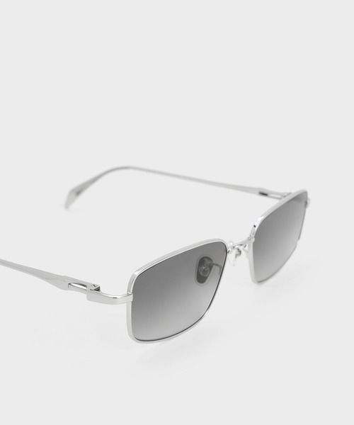 CHARLES & KEITH（チャールズ & キース）の「Inara イナラ メタリックリムサングラス（サングラス・レディース・シルバー/ブラック・FREE）」の13枚目の写真