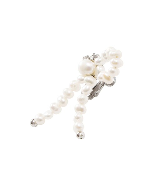 ANAYI(アナイ)の「ハーフリボン淡水パールイヤリング(イヤリング・レディース・オフホワイト・FREE)」の4枚目の写真