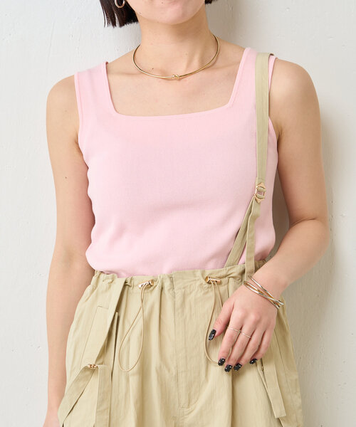 Jena espace merveilleux（ジェナ　エスパスメルヴェイユ）の「【シャツのインナーに◎】スクエアタンクトップ（キャミソール・レディース・ブラック/ライトグレー/ピンク/オフホワイト/ブルー・FREE）」の5枚目の写真