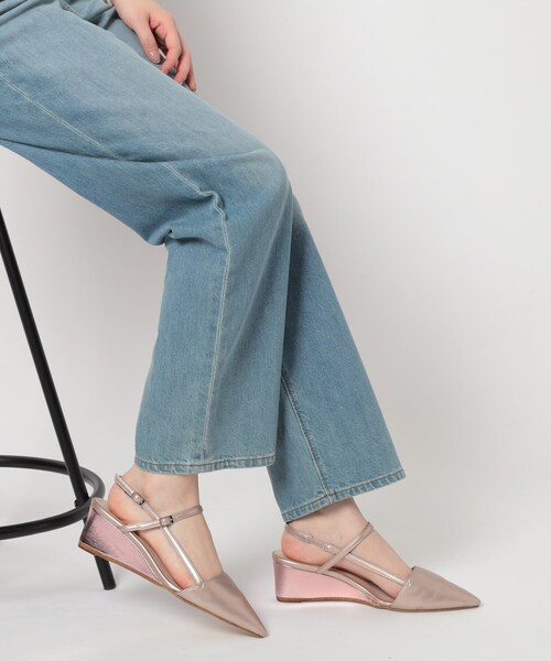 ESPERANZA(エスペランサ)の「ウェッジソールバックストラップパンプス(パンプス・レディース・ブルー系その他4/ブラック系8/ゴールド・LL/S/M/L)」の1枚目の写真