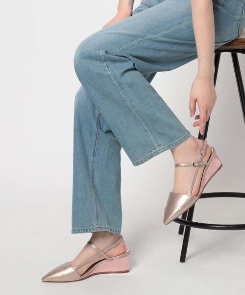 ESPERANZA(エスペランサ)の「ウェッジソールバックストラップパンプス(パンプス・レディース・ブルー系その他4/ブラック系8/ゴールド・LL/S/M/L)」の13枚目の写真