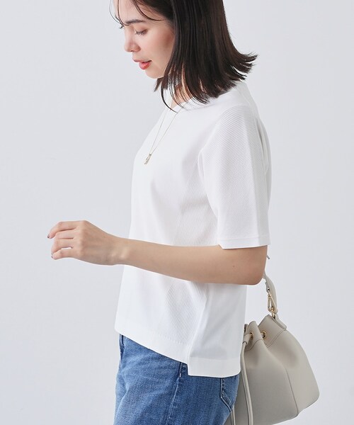 INDIVI(インディヴィ)の「【洗える/清涼感】レーヨンストレッチ 安心丈の半袖ニット(ニット/セーター・レディース・オレンジ/ホワイト/グリーン/ナチュラル/ブラック・05/13/38/15 /34/19)」の22枚目の写真
