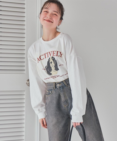 titivate（ティティベイト）の「ドッグ刺繍ビッグロングTシャツ（Tシャツ/カットソー・レディース・オフホワイト/ライトブルー/ホワイト系その他・M）」の2枚目の写真