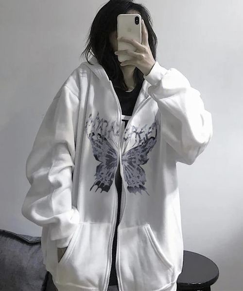 VIBGYOR（ヴィブジョー）の「[NARULA/ナルラ]オーバーサイズ バタフライ グラフィック ジップ パーカー(CZ)（パーカー・レディース・グレー/ブラック/ホワイト・FREE）」の2枚目の写真