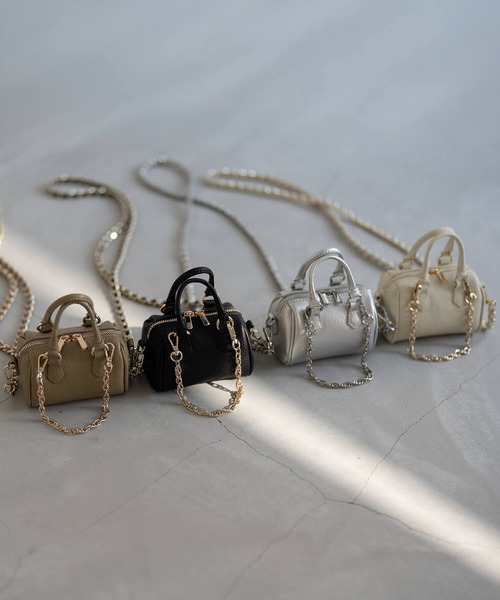 【美品】✨ VALENTNO ✨ 希少 龍 ショルダーバッグ ゴールド 丸型 ショルダーバッグ ミニ配色バッグ大人上品[品番：AGCW0004200