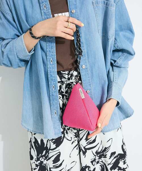 【BCBG】ポーチ付き★トライアングルショルダーバッグ BCBG Triangle Hobo Bag | Nordstromrack