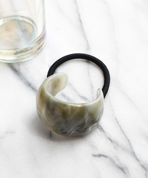 Fun & Daily(ファンアンドデイリー)の「F&D : カールブロックヘアゴム(ヘアゴム・レディース・ブラック/パープル/アイボリー/グレー/グリーン・FREE)」の11枚目の写真