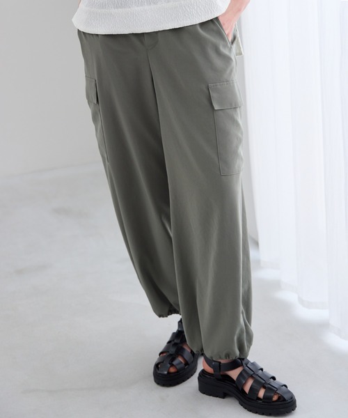 R-ISM(リズム)の「【洗える】パラシュートパンツ(その他パンツ・レディース・カーキ/ブラック・2/4)」の14枚目の写真
