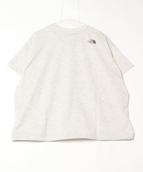 THE NORTH FACE（ザノースフェイス）の「ザ ノース フェイス THE NORTH FACE Material Flower Tee_マテリアルフラワーティー（Tシャツ/カットソー・レディース・アイボリー/ブルー・M/L/XL）」の3枚目の写真
