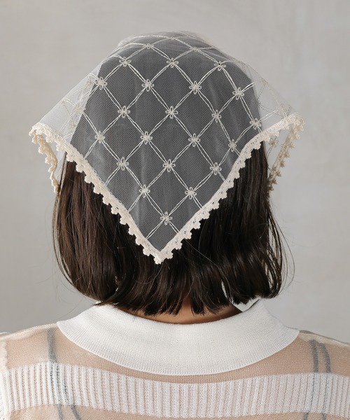 Monocoro toppi（モノコロトッピ）の「花柄 ラメレース バブーシュカ（その他ヘアアクセサリー・レディース・アイボリー/ブラック・フリー）」の3枚目の写真