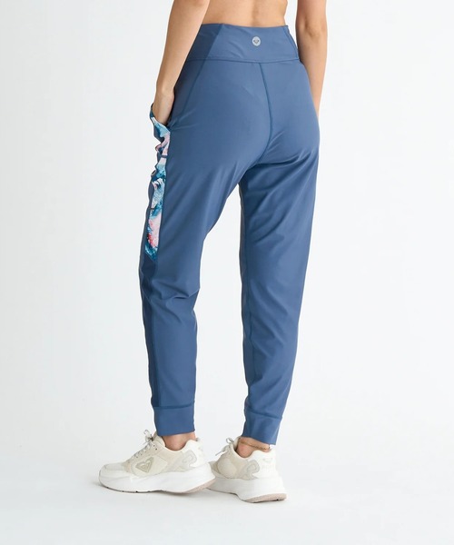 ROXY(ロキシー)の「YOUR FALVA PANTS /ロキシー水陸両用ワイドシルエットレギンスパンツ(レギンス/スパッツ・レディース・ブラウン/ブラック/ブルー・MEDIUM/LARGE/SMALL)」の16枚目の写真