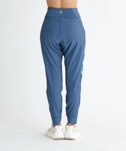 ROXY(ロキシー)の「YOUR FALVA PANTS /ロキシー水陸両用ワイドシルエットレギンスパンツ(レギンス/スパッツ・レディース・ブラウン/ブラック/ブルー・MEDIUM/LARGE/SMALL)」の18枚目の写真
