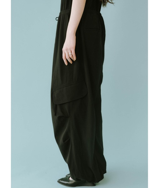 Knuth Marf（クヌースマーフ）の「-high-end- collarless jumpsuit（つなぎ/オールインワン・レディース・ブラック/ベージュ・FREE）」の3枚目の写真