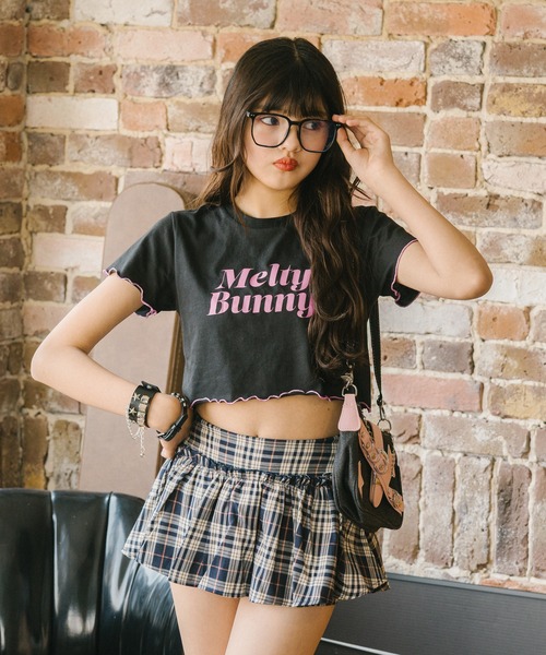 URBAN CHERRY（アーバンチェリー）の「【MELTY BUNNY/メルティバニー】配色メロウロゴプリントTシャツ（Tシャツ/カットソー・キッズ・ピンク/ブルー/ブラック・XS/S/M）」の2枚目の写真